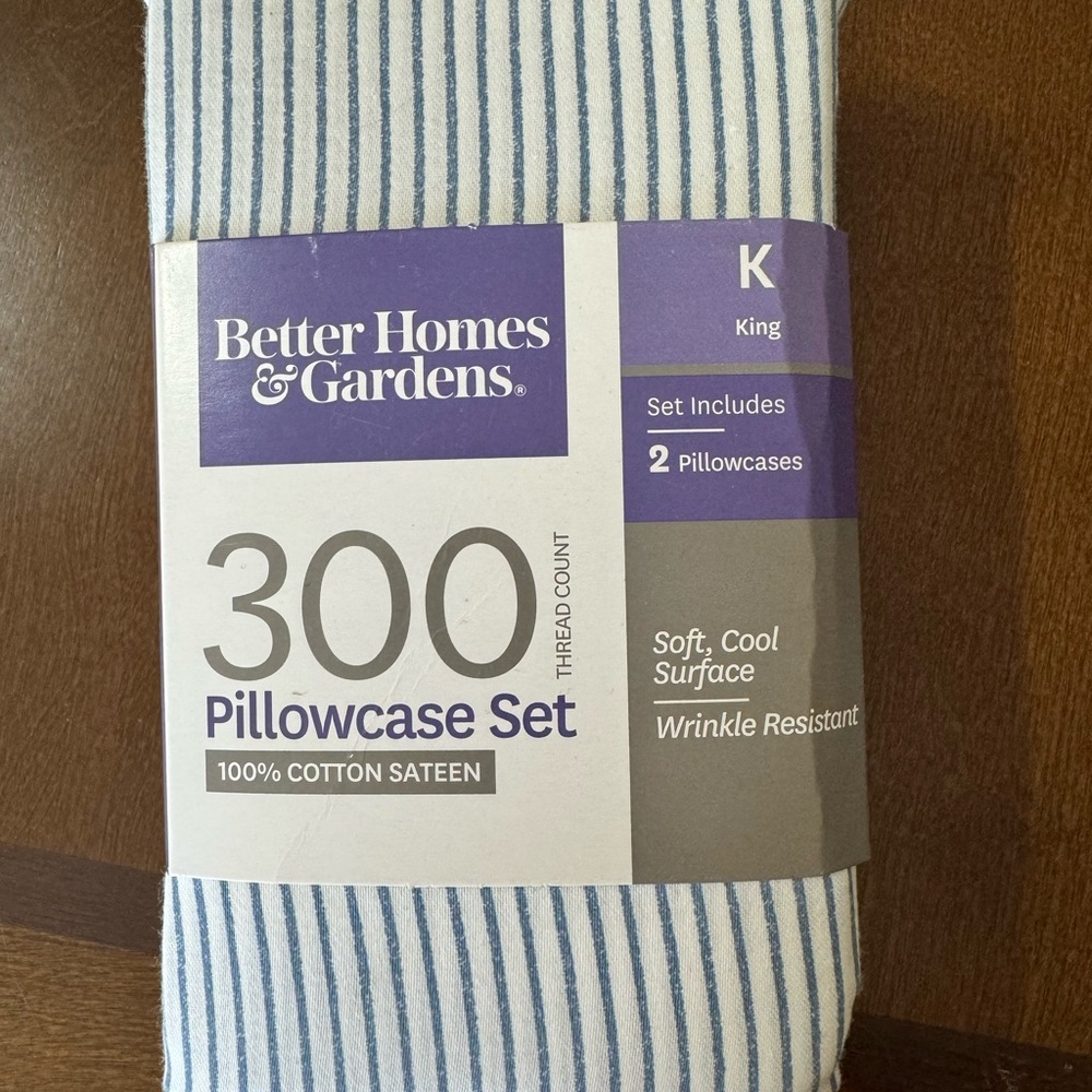 King size Better Homes & Gardens 300 thread count pillow cases set of 2